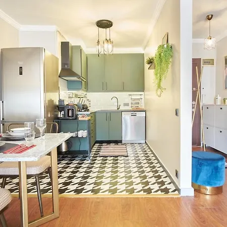 Modern And Close To Center Istambul