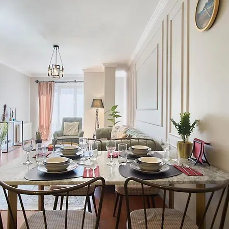 Modern And Close To Center Apartment Istanbul